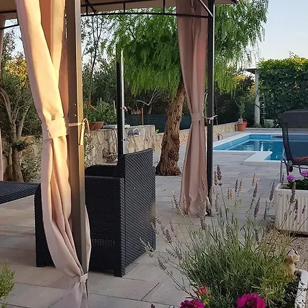 Apartamento Rogoznica 15764d *